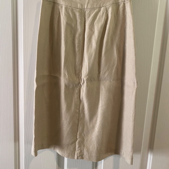 Never been worn linen skirt - Picture 2 of 3